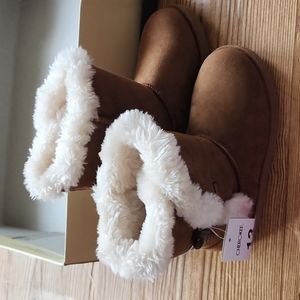 NWT Cherokee boots sz 13 w/faux fur lining